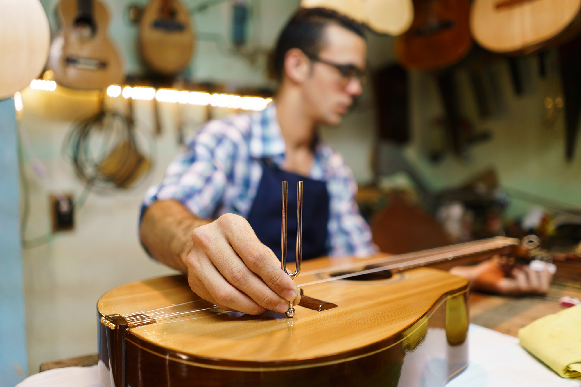 9 Ways to Keep Your Guitar In Tune Musicians Institute